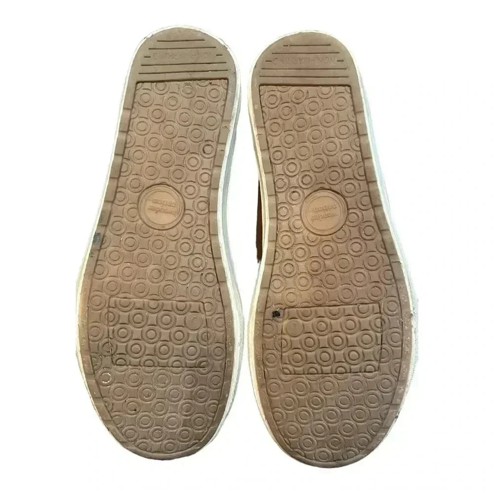 Boys size 5 Wonder Nation lightweight brown high tops GUC